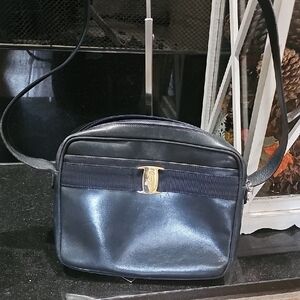 Salvatore Ferragamo Vara Vintage Deeo NAVY Leather Camera Bag Crossbody